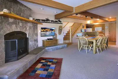Image de Condo fantastique, 8 personnes! 6e nt gratuit! Marcher aux ascenseurs! Jacuzzi!