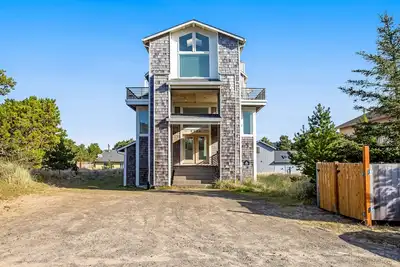 Image de Maison spacieuse idéale pour les voyages multi-famille! 2 suites et cuisine du chef