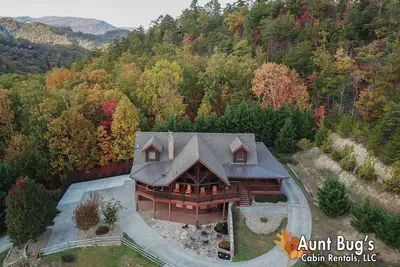 Cabine privée Smoky Mountain 5 chambres avec Knockout Mountain Views!