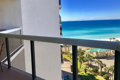 Image de Vente 4 / 5-19 $ 129 / N! Service de plage gratuit! Piscine chaufee! Vues sur l'océan!