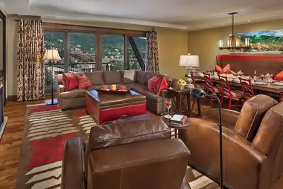 Image de Un endroit de bateau à vapeur: \"Moose Mountain\" # 604 - Condo de luxe 4br