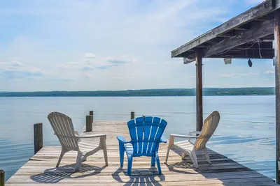 Image de La vue Ă Lodi Point - Confort confortable au bord du lac de niveau!