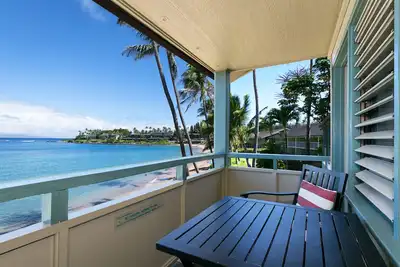 Image de Napili Bay # 205 Oceanfront rénové! Parfait pour les couples!