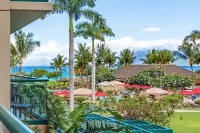 Image de Maui Resort Rentals: Honua Kai Hokulani 213 - Rare Intérieur Cour 1br avec vue partielle sur l'océan