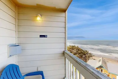 Image de Studio avec vue sur la mer au niveau principal - accès à la plage à proximité, chiens bienvenus!