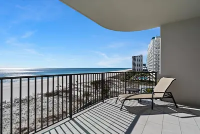 Image de Condo de luxe spacieux en bord de mer | Vues incroyables sur l'océan | Mes escapades à la plage