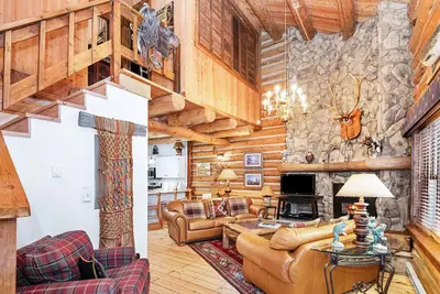 Image de Maison en rangée avec cabane en rondins sur Gore Creek, navette gratuite, accès au spa, cheminée