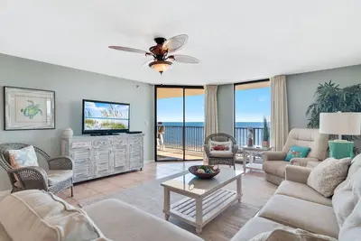 Image de Condo sur la plage avec balcon privé | Splash Pad! | Mes escapades à la plage