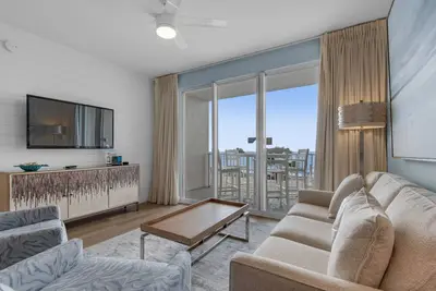 Image de ~ Ete Disponible ~ Beach View Condo @ Resort! Piscine, Hotub, Gym + Avantages Vip Gratuits! !