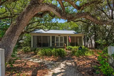 Image de Cottage Vintage-Old Seagrove-Cozy / Détente / Près de la plage * WiFi gratuit *