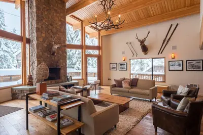 Image de Mule Deer Cabin-Luxury in Gov't Camp - Mariages, réunions et retraites!