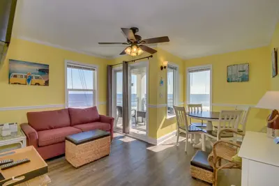Image de Condo en bord de mer récemment rénové, 3e étage, près de Barefoot Landing