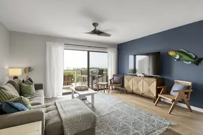 Image de Une station maison-Th16 Boucher-Oceanfront; piscine communautaire, tennis, beach-