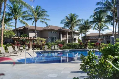 Image de Près de la piscine. Grand condo de 2 étages, 8 personnes