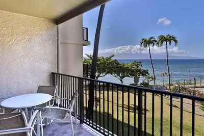 Image de Ne peut pas obtenir beaucoup plus près de l'océan! - Kaanapali Shores 259 - 2 chambres / 2 salles de bain