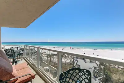 Image de Vue panoramique sur le golfe et la plage depuis chaque chambre et balcon privé à Sandestin