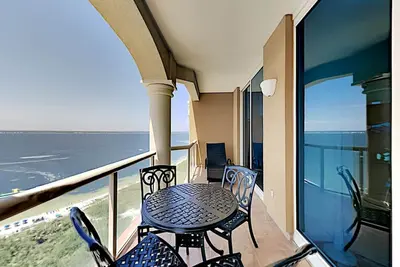 Image de Condo unique avec vue sur l'eau ~ à quelques pas de la plage