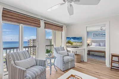 Image de Pinnacle Port Locations de vacances-A Tower 3 Bdr. condo