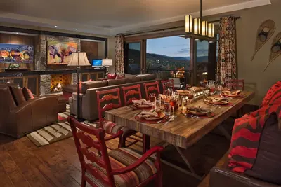Image de Un endroit pour les bateaux à vapeur: \"Wolf Mountain\" # 511 - Condo Ultra Luxury 4br