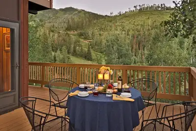 Image de Chalet Right-O-Way - Ski in / Ski out - idéal pour les familles! 4br