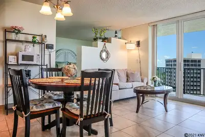 Image de Cozy Beachfront Getaway - Estero Island Beach & Tennis Club Condo 701a - Profitez de Surf, sable, piscine et tennis, Ă pied des restaurants