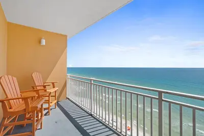 Image de 1/2 ~ Condo de luxe sur la fin ouest populaire de Panama City Beach ~ RÉSERVER Maintenant!