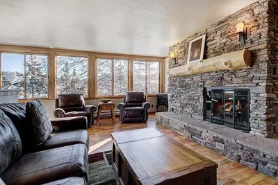 Marchez jusqu'à la télécabine et la rue principale Breckenridge dans ce magnifique condo rénové