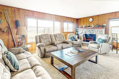 Image de plage en bord de mer maison de chien-friendly w / bain à remous privé et une vue imprenable sur l'océan!