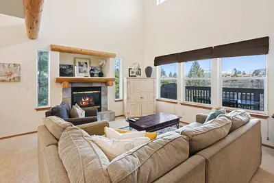 Image de Rivière tranquille - Belle maison de ville Bend - Vous vous sentez à la campagne en ville!