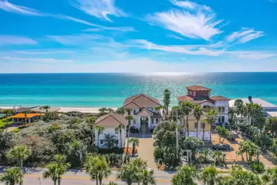 Image de 4525 W Co Hwy 30a par Royal Destinations ~ Gulf Front et piscine privée