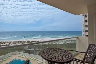 Image de Condo sur la plage! Belles vues sur le golfe du balcon privé! Grand complexe hôtelier!