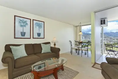 Image de Montagne et terrain de golf Vues! Laveuse et sécheuse, A / C, WiFi gratuit et parking!