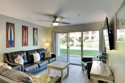 Image de Location Condo Ciboney ~ À quelques pas de la plage ~ Piscine communautaire et tennis! ~ Animaux acceptés!