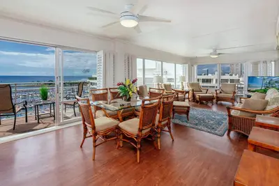 Image de Rarement disponible Sweeping Ocean View 2 Bdr Condo Ilikai w / tonnes de commodités!