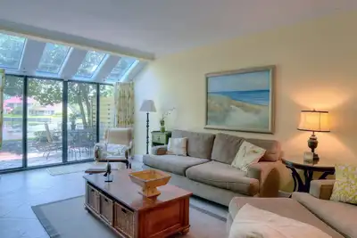 Image de 10% de réduction sur les séjours d'août! Il est temps de réserver la villa de vacances idéale! 5067 Bw