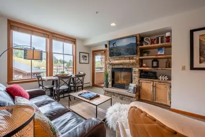 Image de Zephyr Mtn Lodge 2211 de WPLCo | Superbes vues de la pente | Cute Condo | Accessible