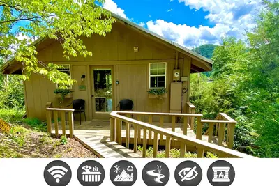 Image de Riverview \\ Isolé \\ Vue sur la rivière \/ Accès \\ Spa \\ WiFi \\ Foyer au gaz