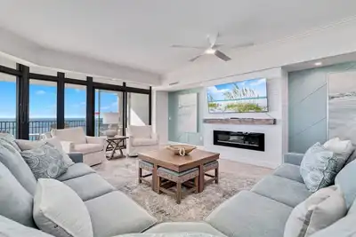 Image de Magnifique condo Phoenix West Ii! Niveau de stationnement, front de mer, Spéciaux d'automne!
