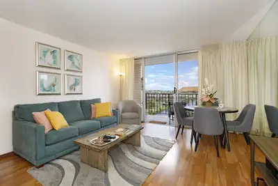 Image de Idéal pour les familles! Vue partielle sur l'océan / canal / Diamond Head!
