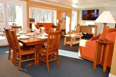 Image de Condo de luxe 1 chambre # 1 SkiOnSkiOff Great Eastern Ski Trail!