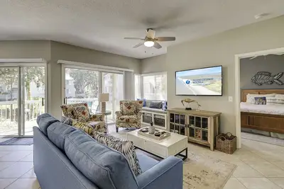 Image de À moins de 100 mètres de la plage avec les améliorations récentes-606 Barrington Park