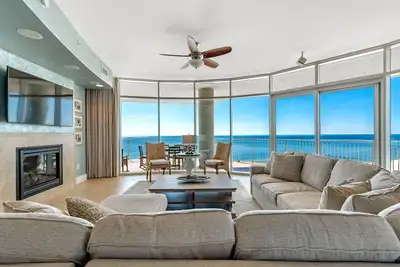 Image de Turquoise C1009-Beach Front w / Large Terrace & Hot Tub, Saltwater Lazy River!