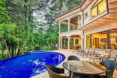 Image de Unique Luxury Home, Casa Vista Paraíso à Los Sueños Resort!