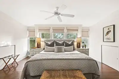 Image de Cozy Cottage avec Porches pour Lounging / Griller! Près de la plage & Beach Club!
