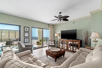 Image de Vues sur le toit du golfe! Terrasse privée sur le toit de 1800 pieds carrés!