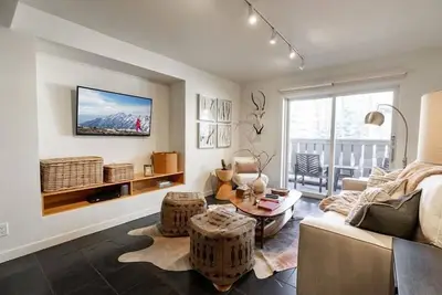 Image de Vail Village Condo, Piscine extérieure, bain à remous, et Garage Parking