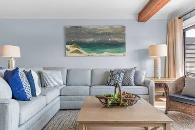 Image de Charmante villa sur la plage, près de la piscine et de la plage, voiturette de golf incluse, tram.