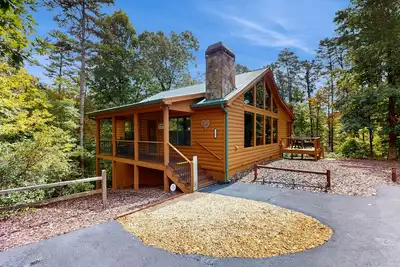 Image de Privé, escapade pour chien w / bain à remous privé et une vue magnifique sur la montagne