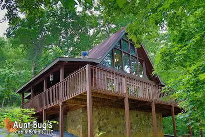 Image de Une retraite isolée est une cabine privée de 2 chambres à quelques minutes de Pigeon Forge.