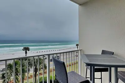 Image de Majestic Sun Condo avec une vue imprenable sur le golfe ~ Piscine communautaire intérieure / extérieure
